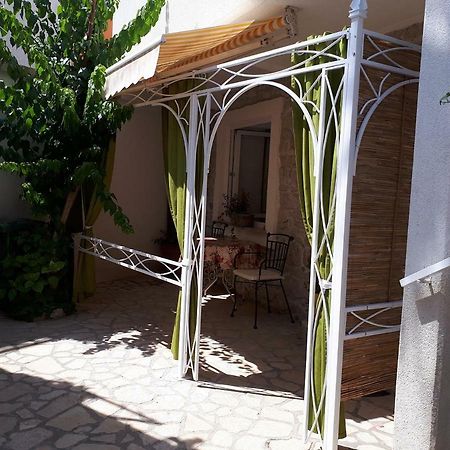Rosa Apartman تْسْغيكفانِتْسا المظهر الخارجي الصورة