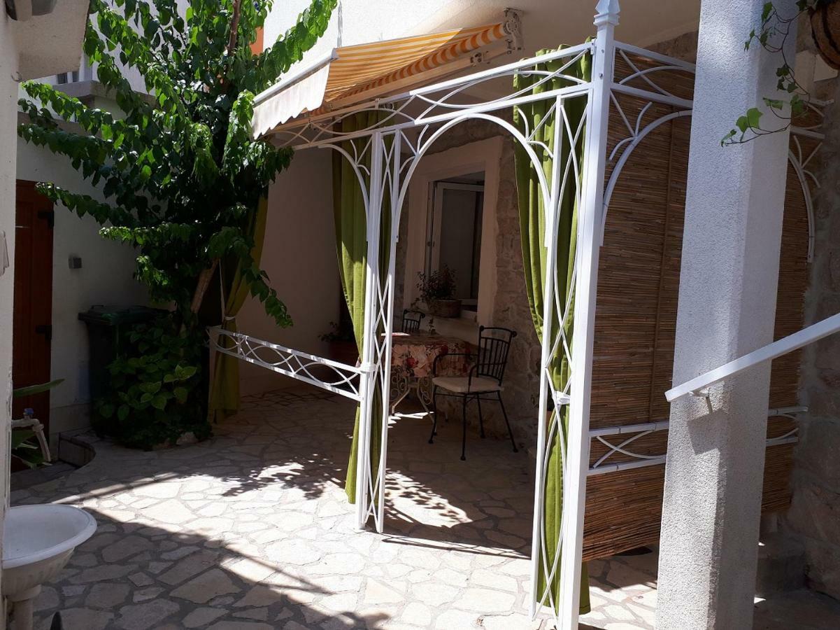 Rosa Apartman تْسْغيكفانِتْسا المظهر الخارجي الصورة